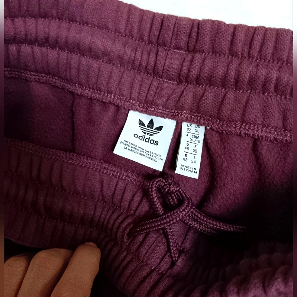 ADIDAS Sweatpants ❤️ - Picture 2 of 5